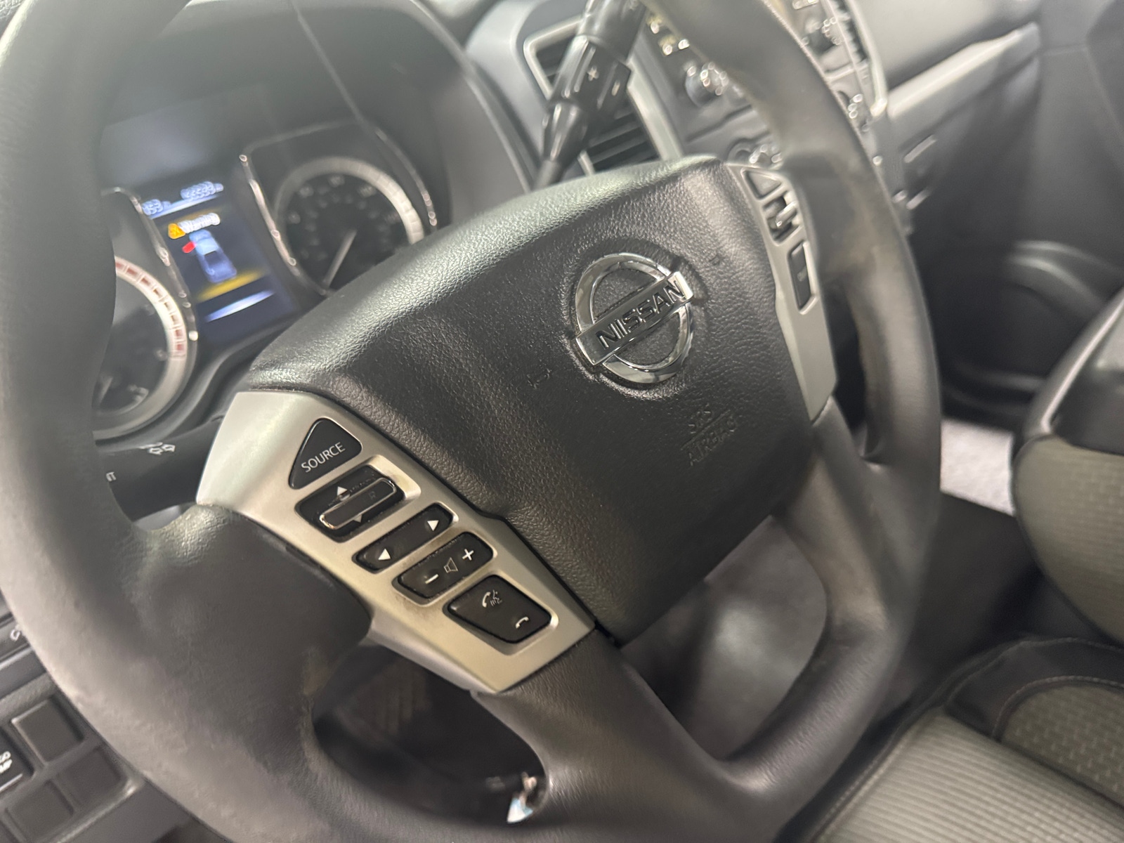 Thumbnail: 2017 Nissan Titan - 5