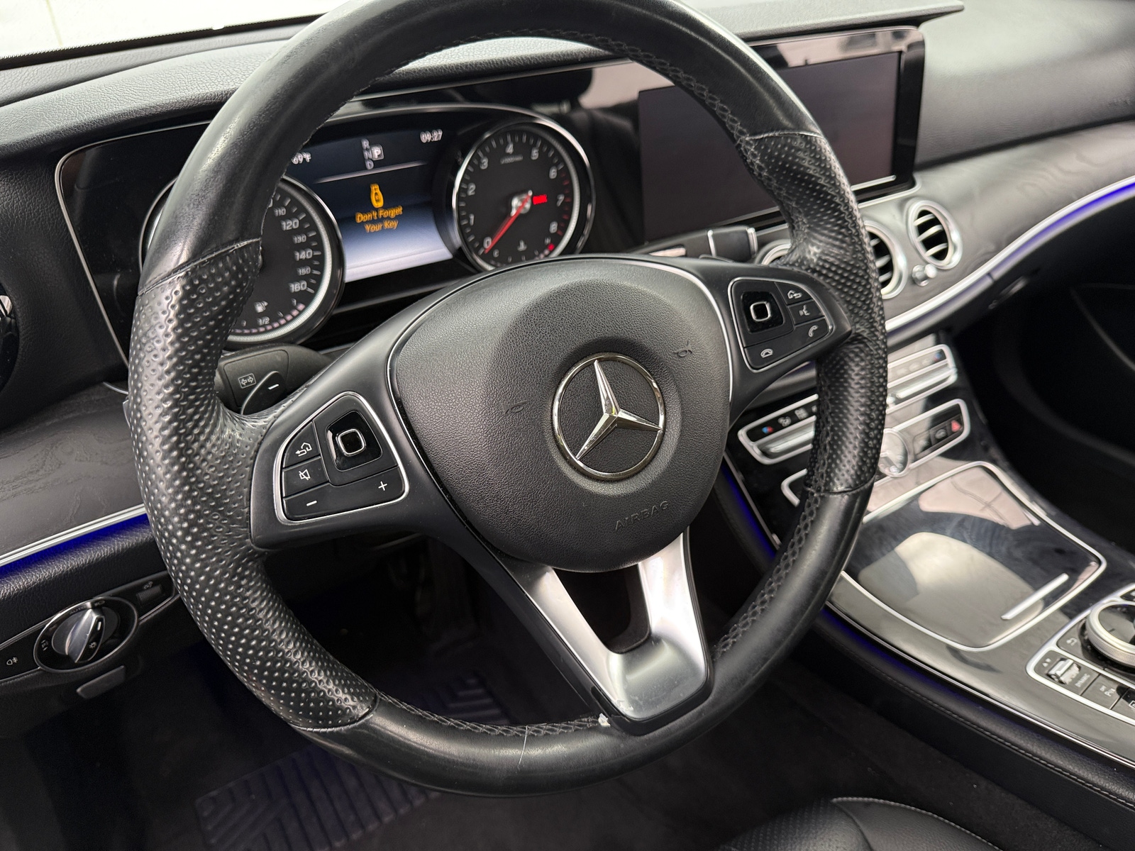 Thumbnail: 2017 Mercedes-Benz E-Class - 4