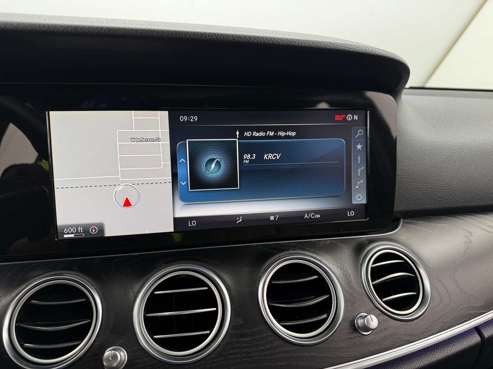 Thumbnail: 2017 Mercedes-Benz E-Class - 3