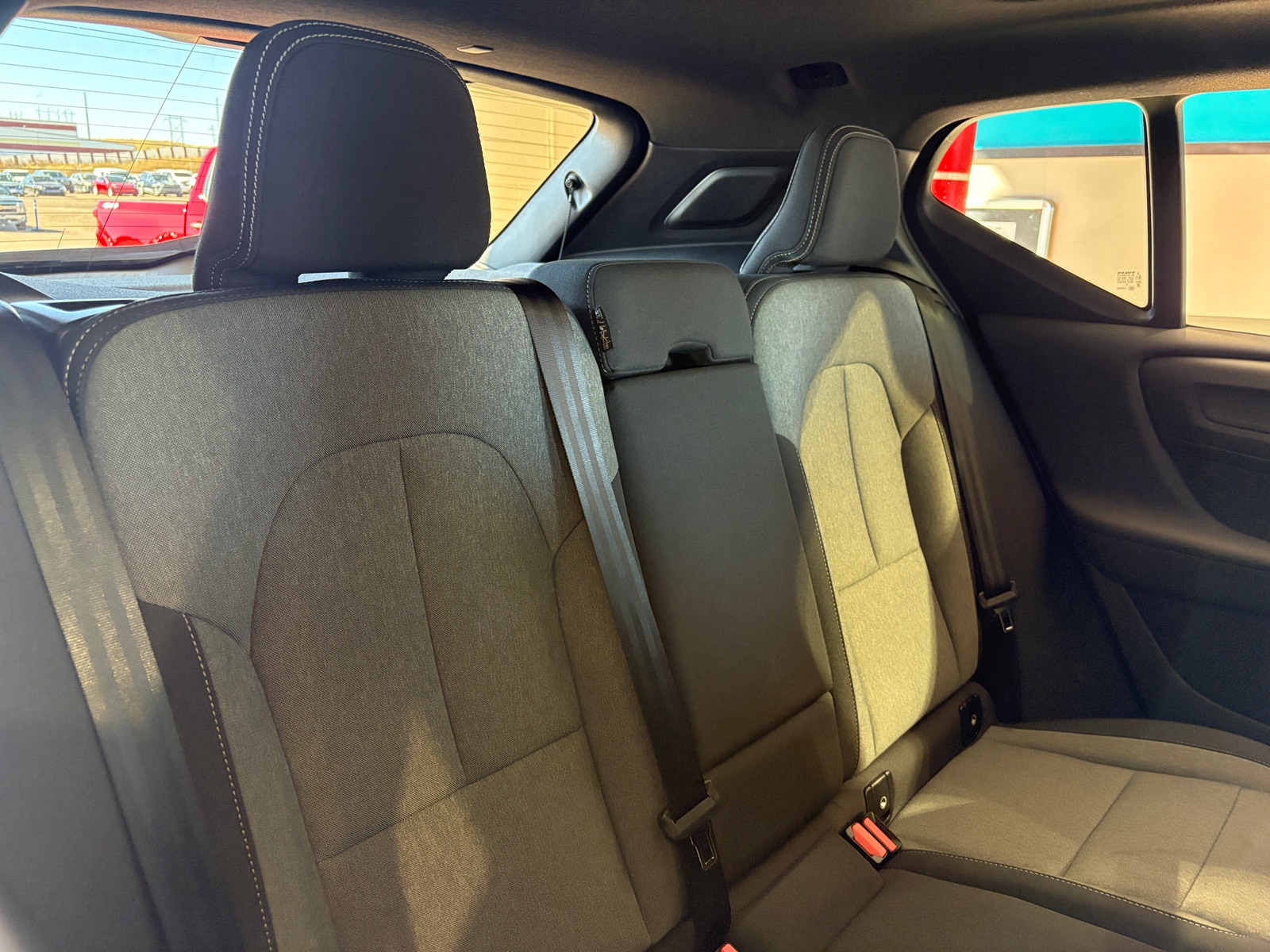 Thumbnail: 2024 Volvo XC40 - 6