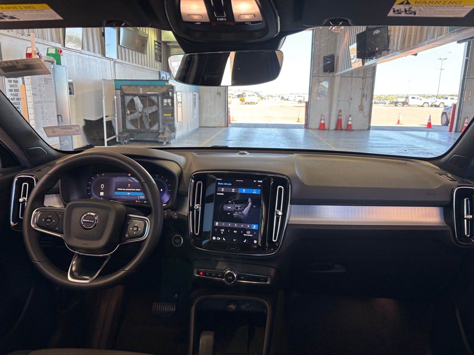 Thumbnail: 2024 Volvo XC40 - 3