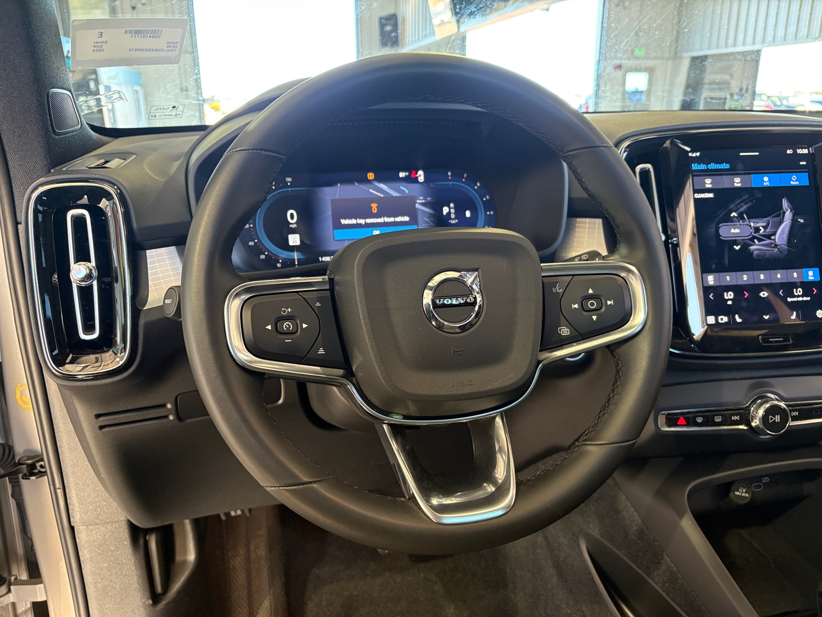 Thumbnail: 2024 Volvo XC40 - 5