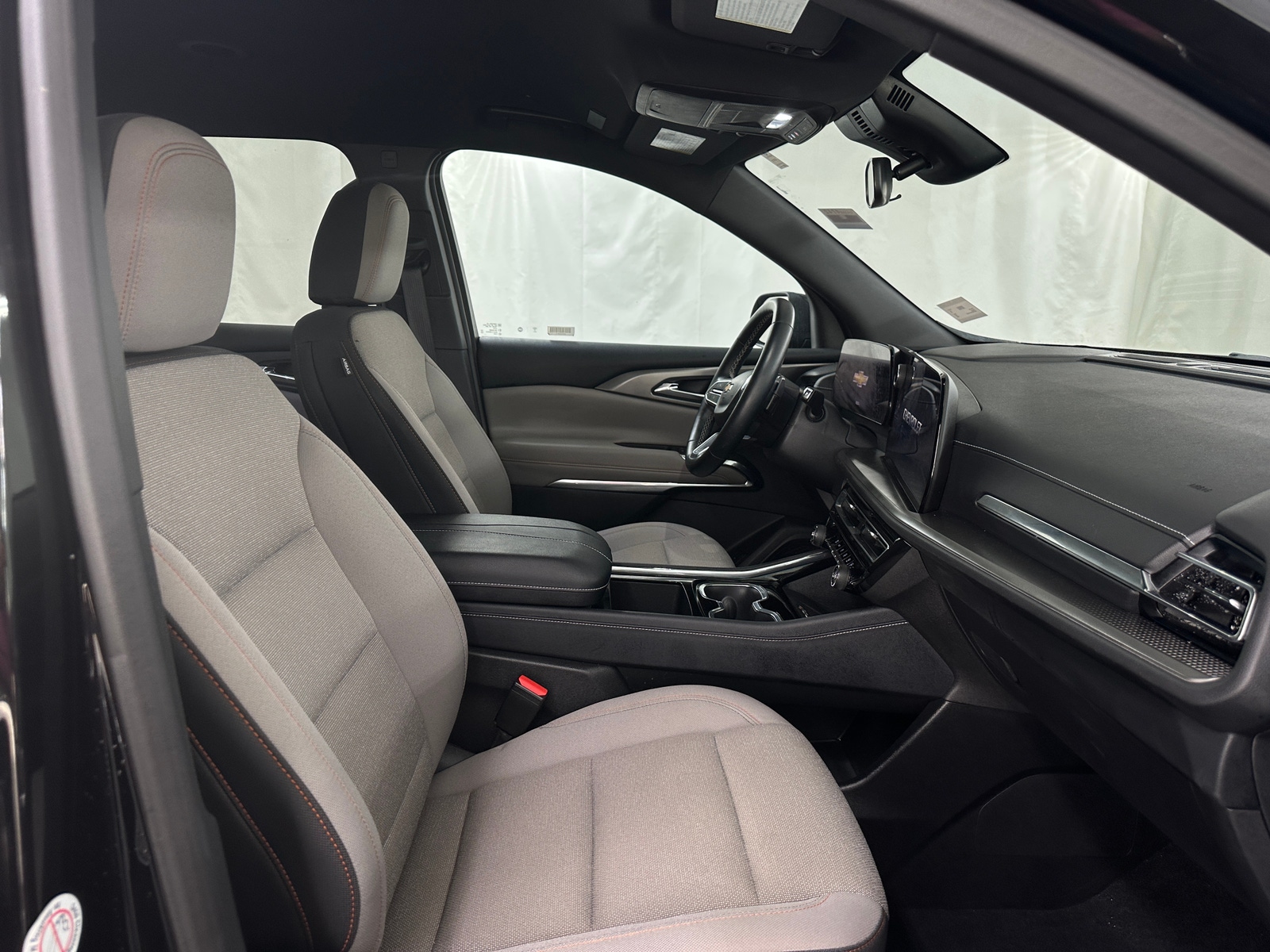 Thumbnail: 2025 Chevrolet Traverse - 2
