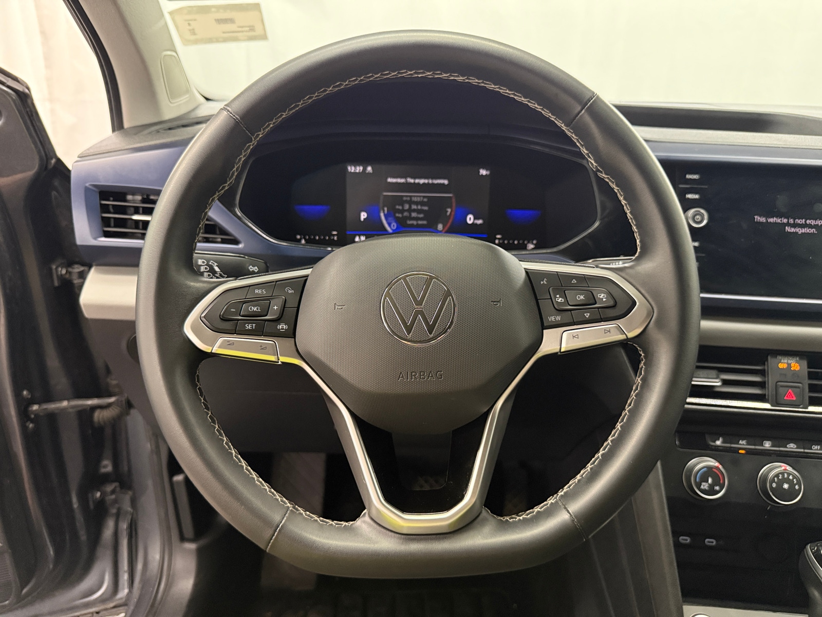 Thumbnail: 2022 Volkswagen Taos - 4