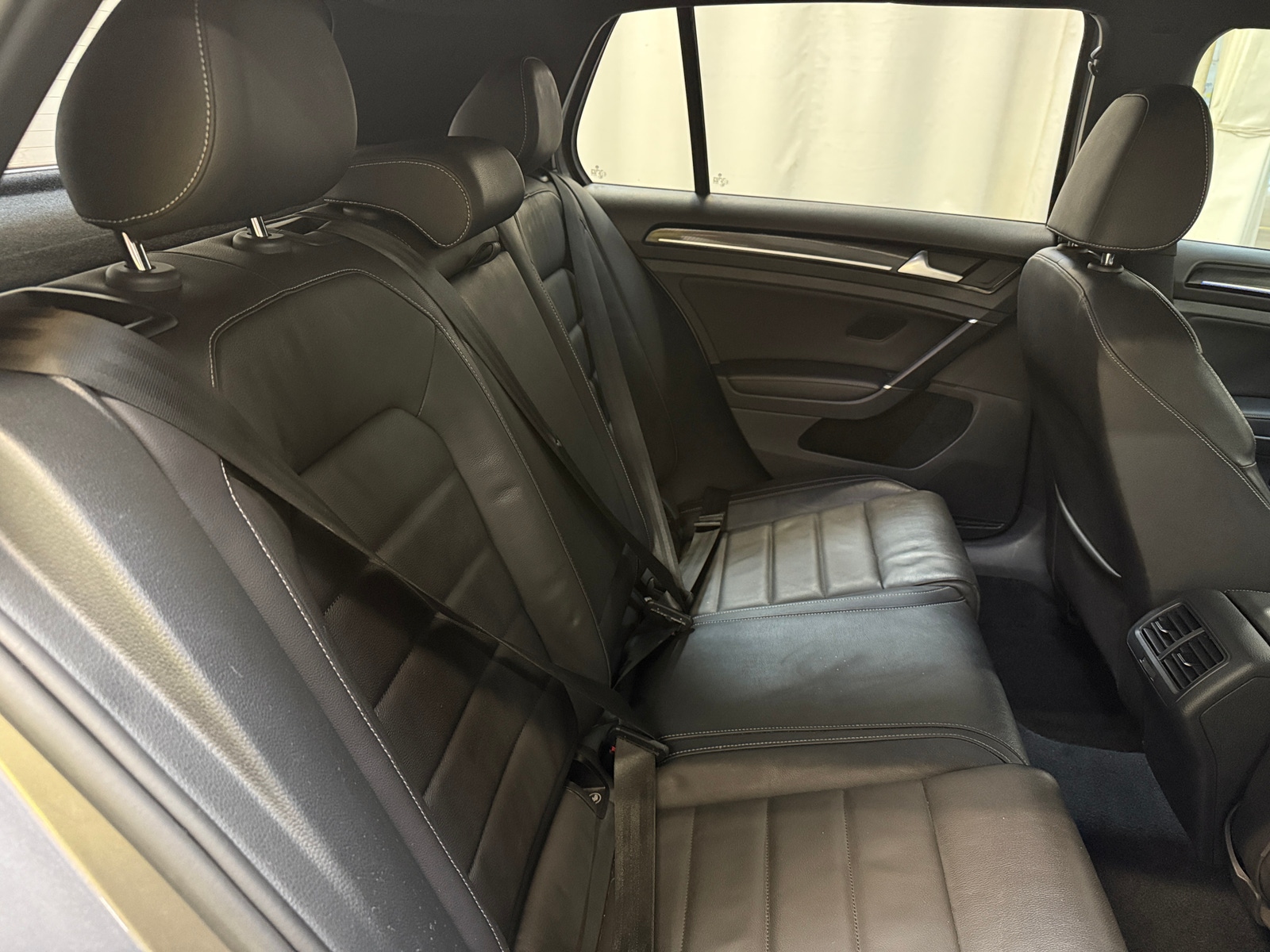 Thumbnail: 2016 Volkswagen Golf - 5