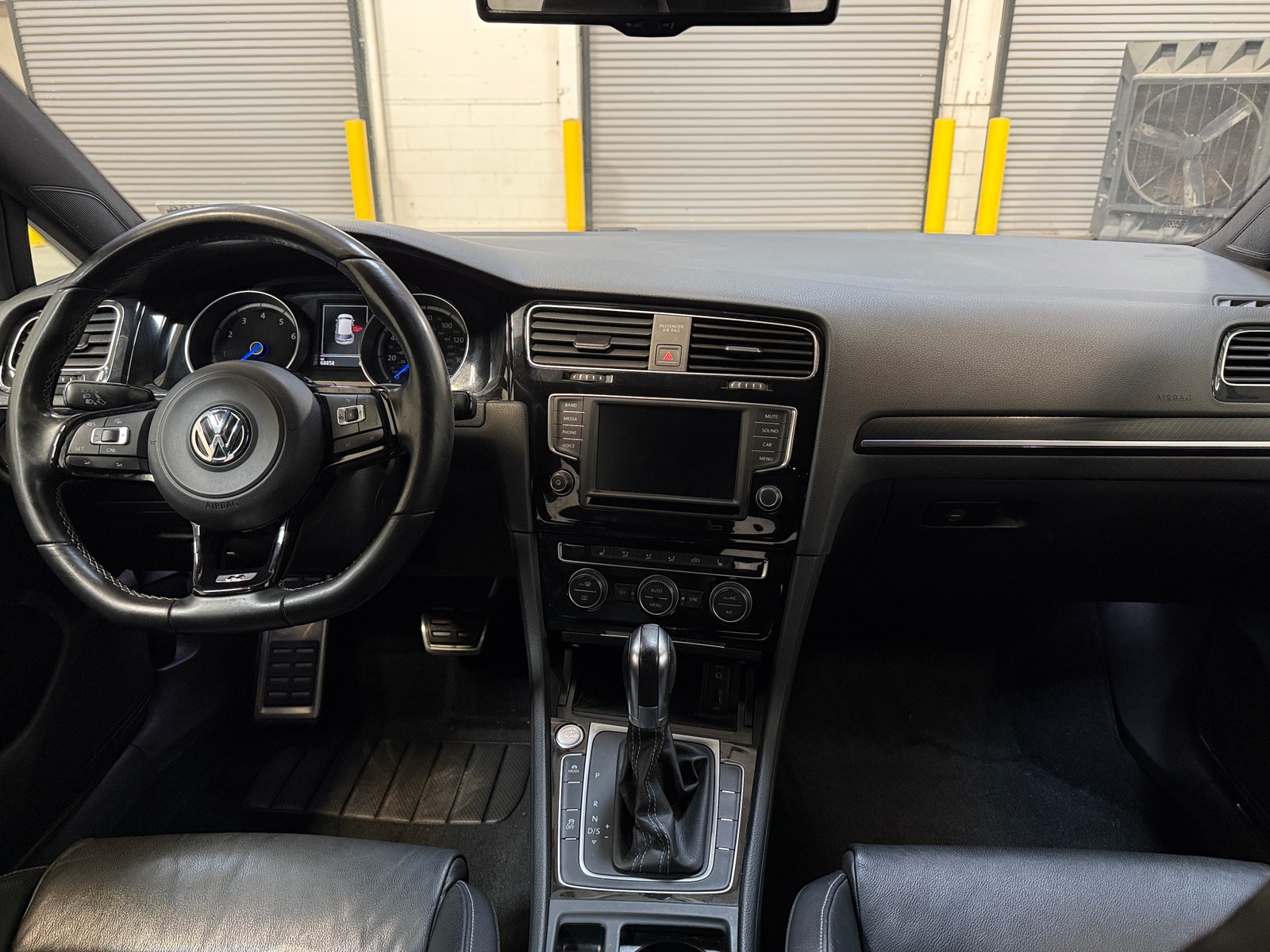 Thumbnail: 2016 Volkswagen Golf - 2