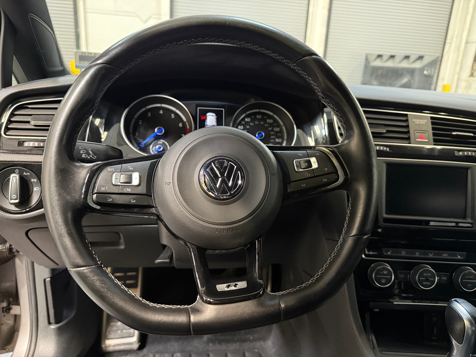 Thumbnail: 2016 Volkswagen Golf - 4