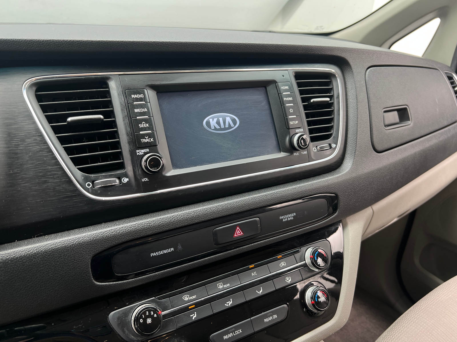 Thumbnail: 2019 Kia Sedona - 4