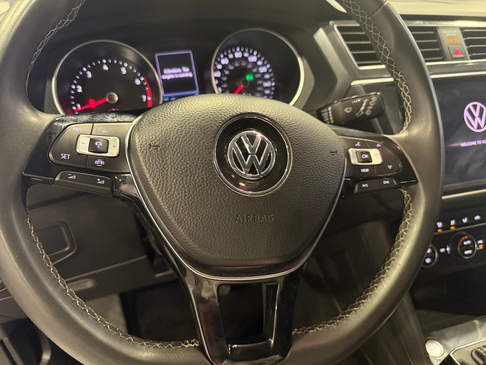 Thumbnail: 2021 Volkswagen Tiguan - 4