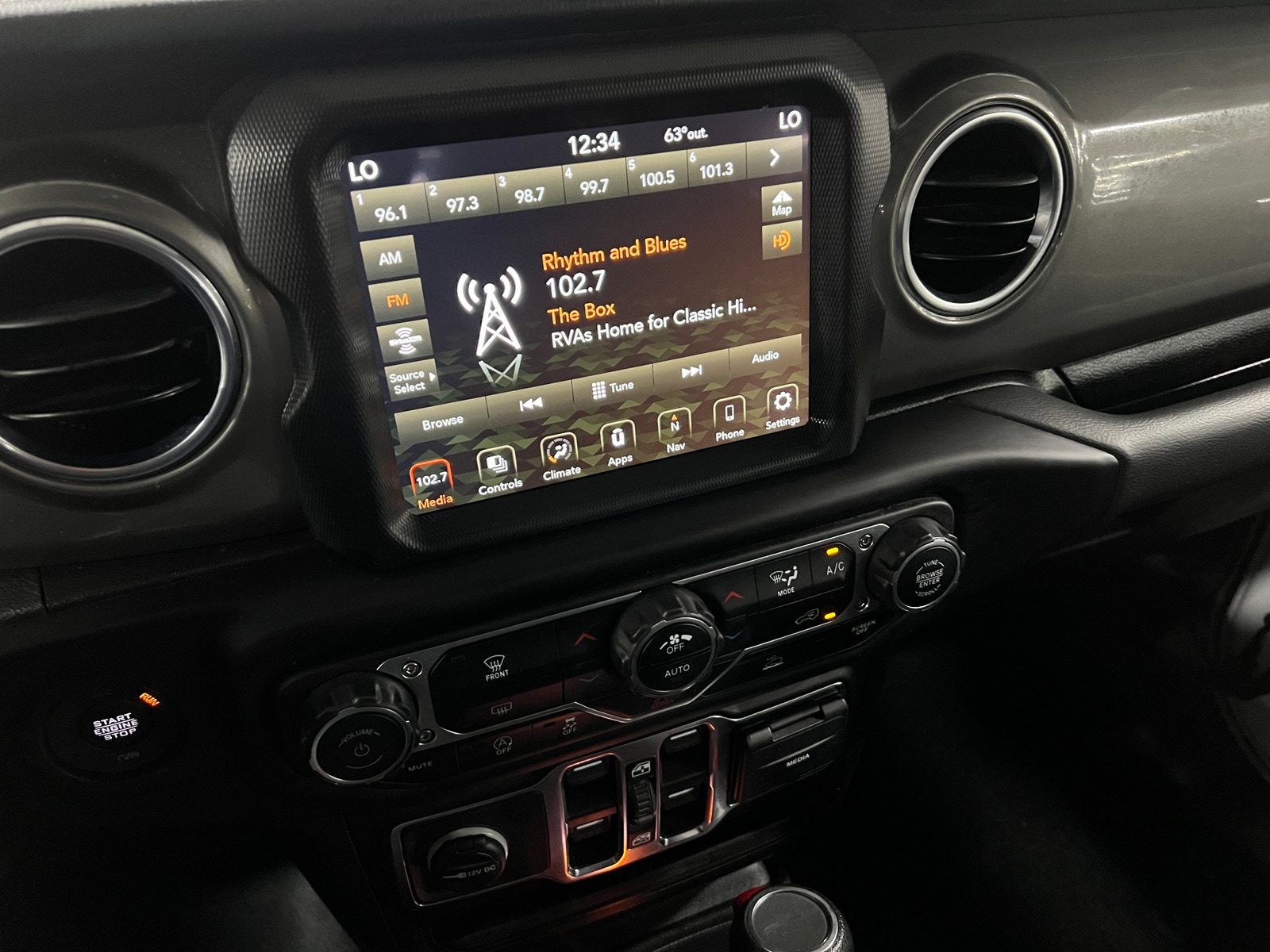 Thumbnail: 2023 Jeep Gladiator - 4