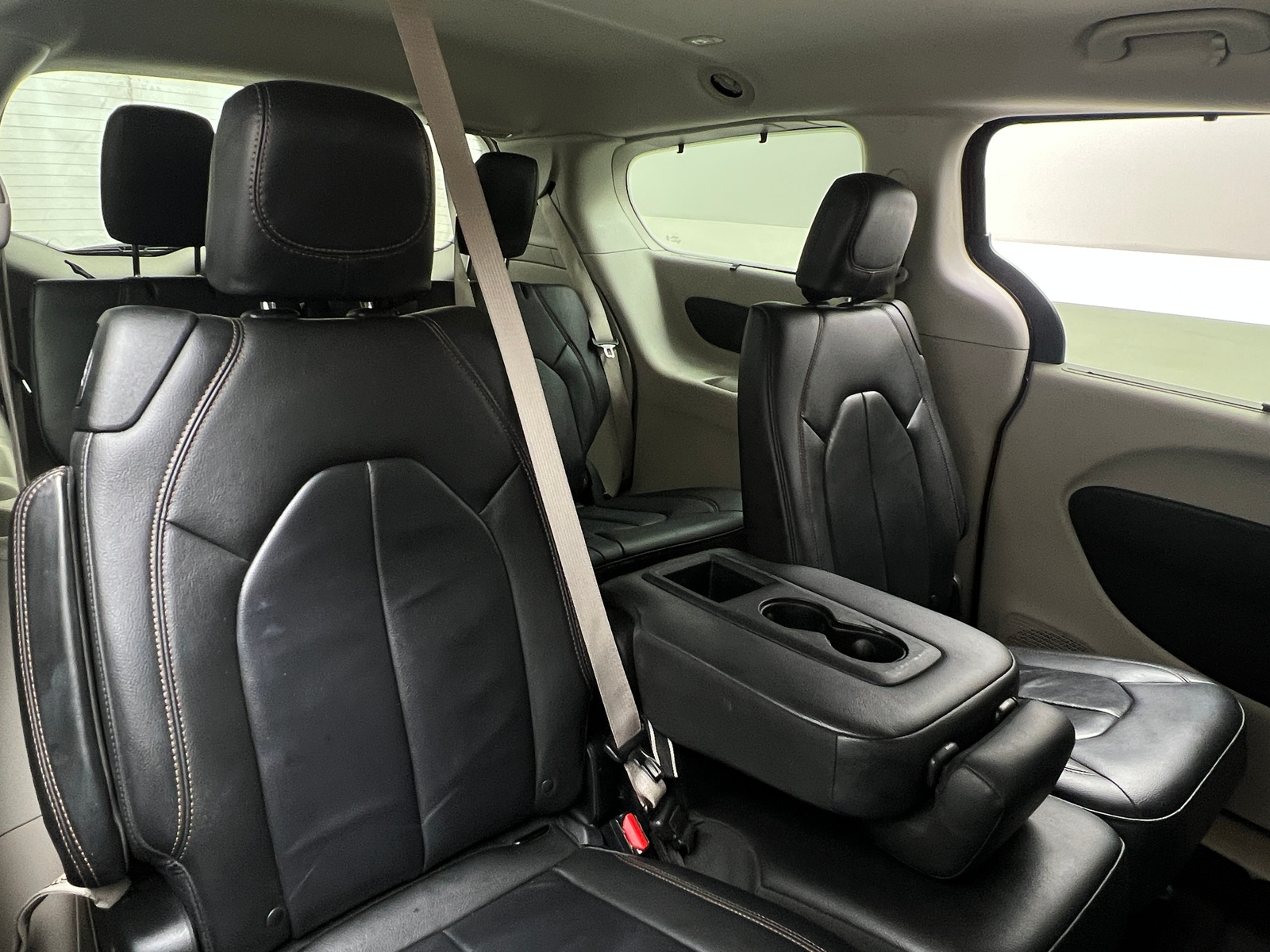 Thumbnail: 2017 Chrysler Pacifica - 5