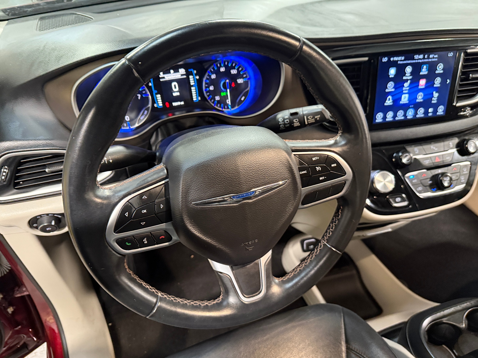 Thumbnail: 2017 Chrysler Pacifica - 4