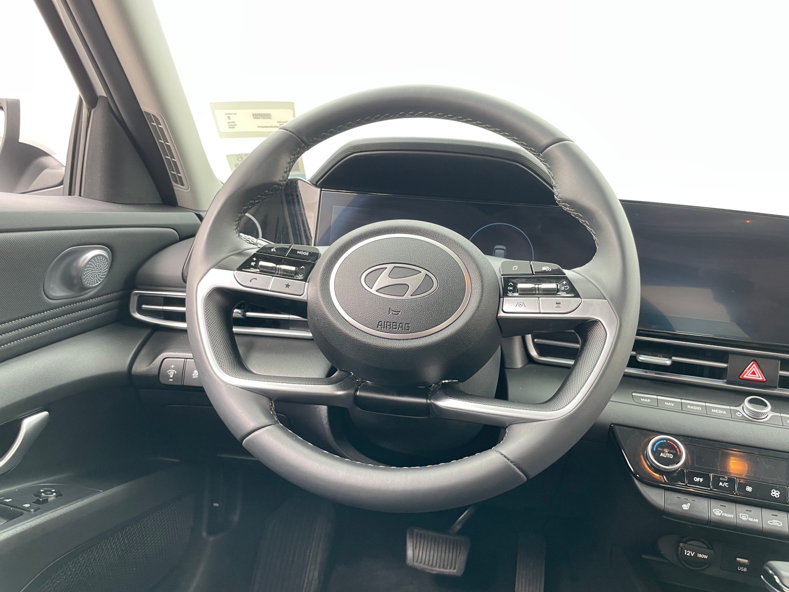 Thumbnail: 2024 Hyundai Elantra - 5