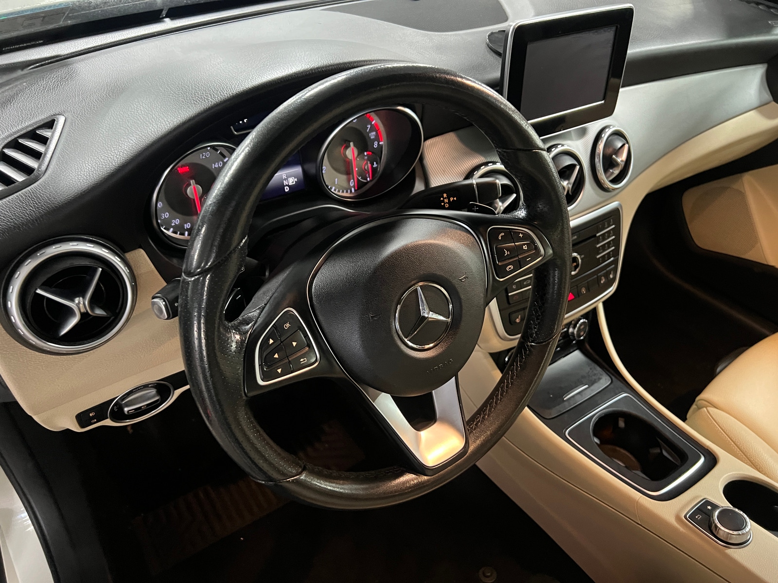 Thumbnail: 2017 Mercedes-Benz GLA - 4