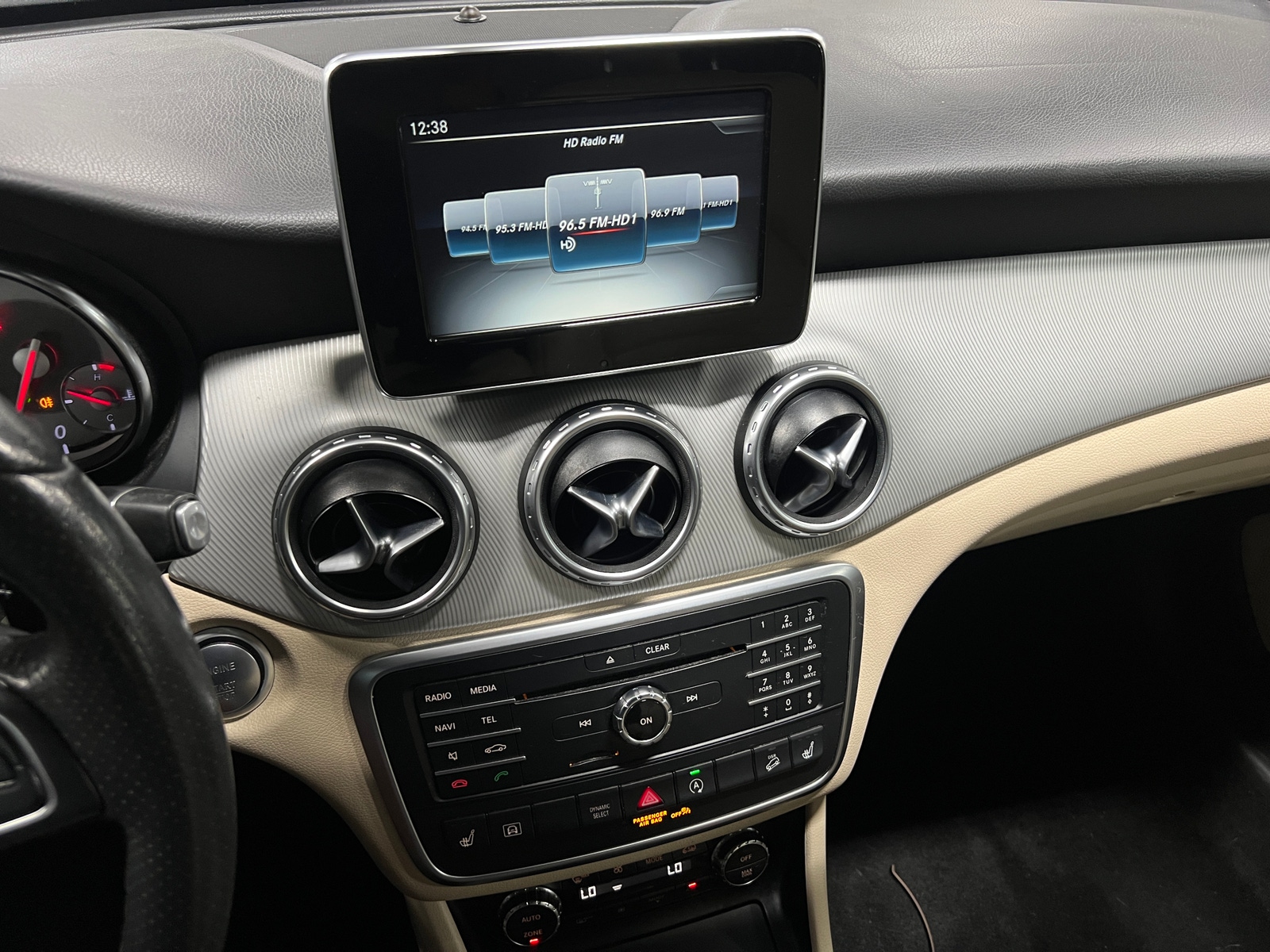 Thumbnail: 2017 Mercedes-Benz GLA - 3
