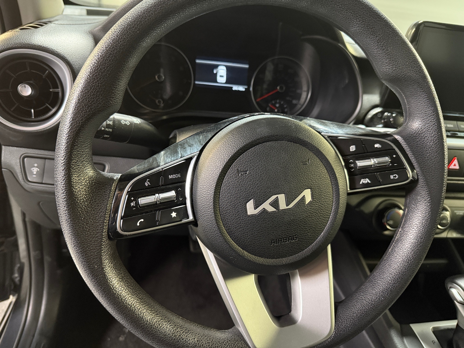 Thumbnail: 2024 Kia Forte - 5