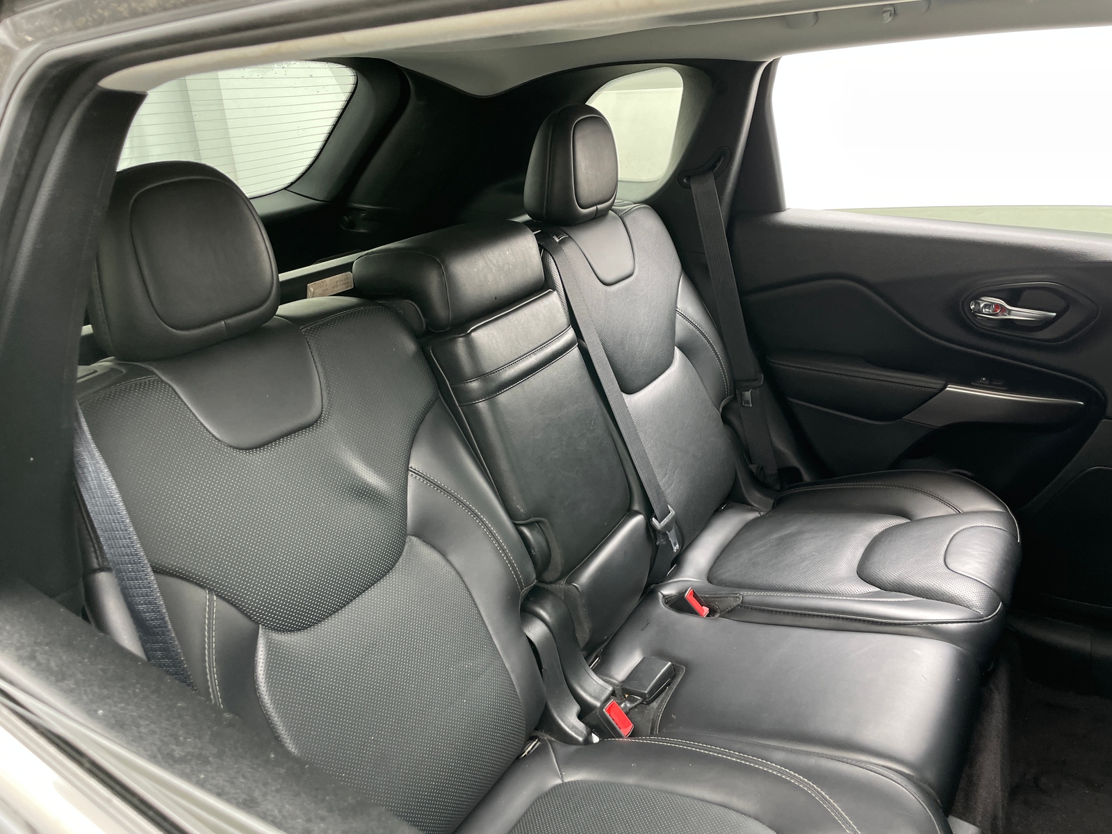 Thumbnail: 2019 Jeep Cherokee - 5