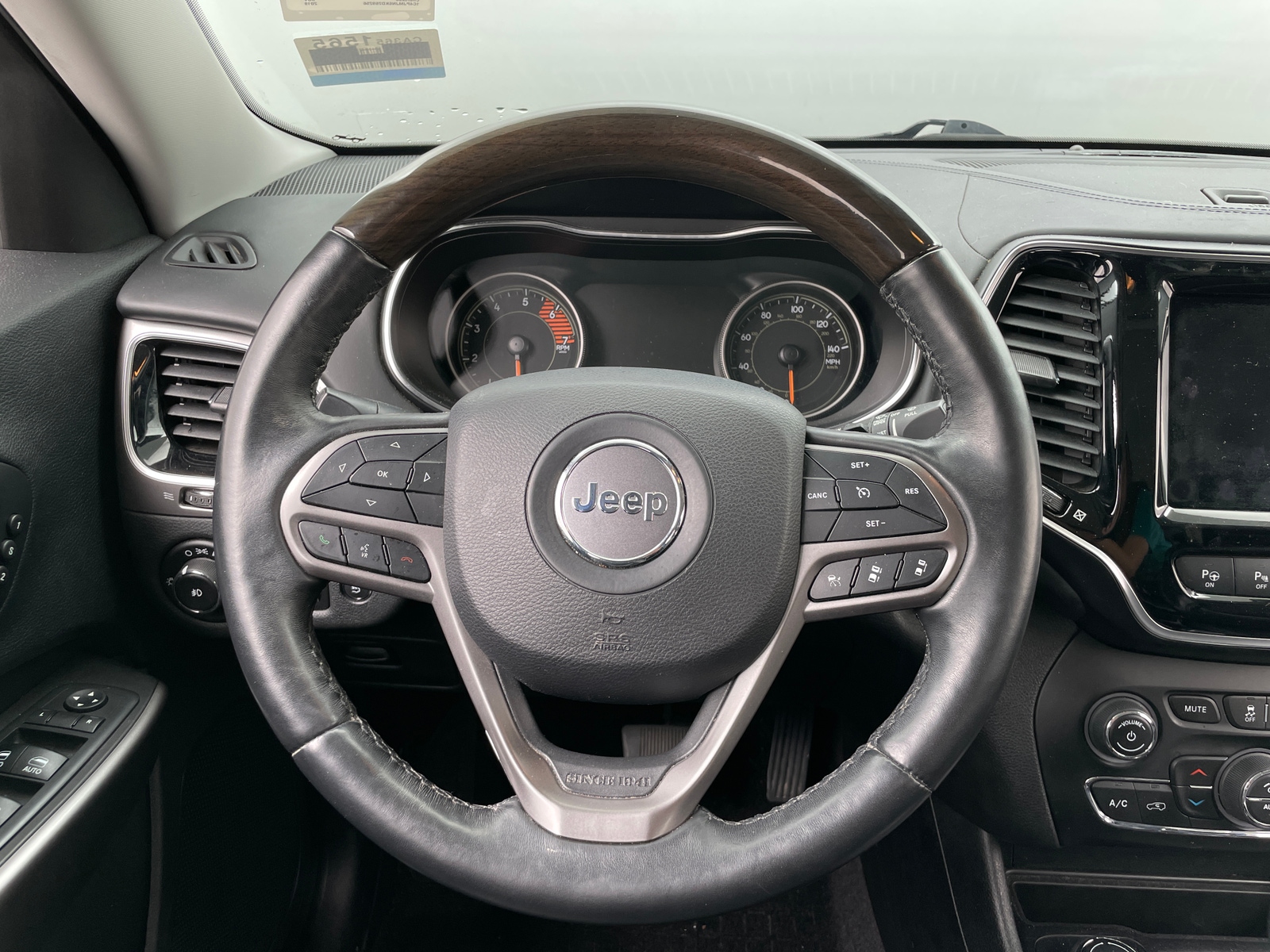 Thumbnail: 2019 Jeep Cherokee - 4