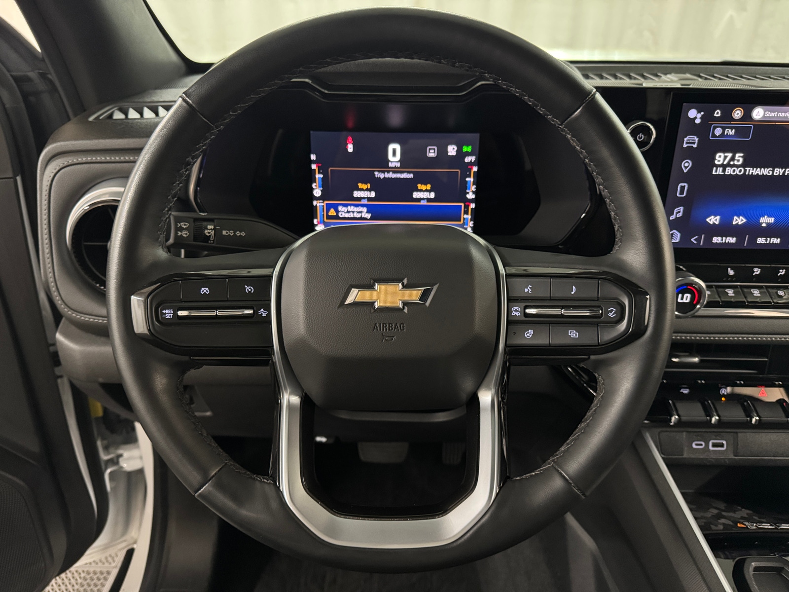 Thumbnail: 2023 Chevrolet Colorado - 5