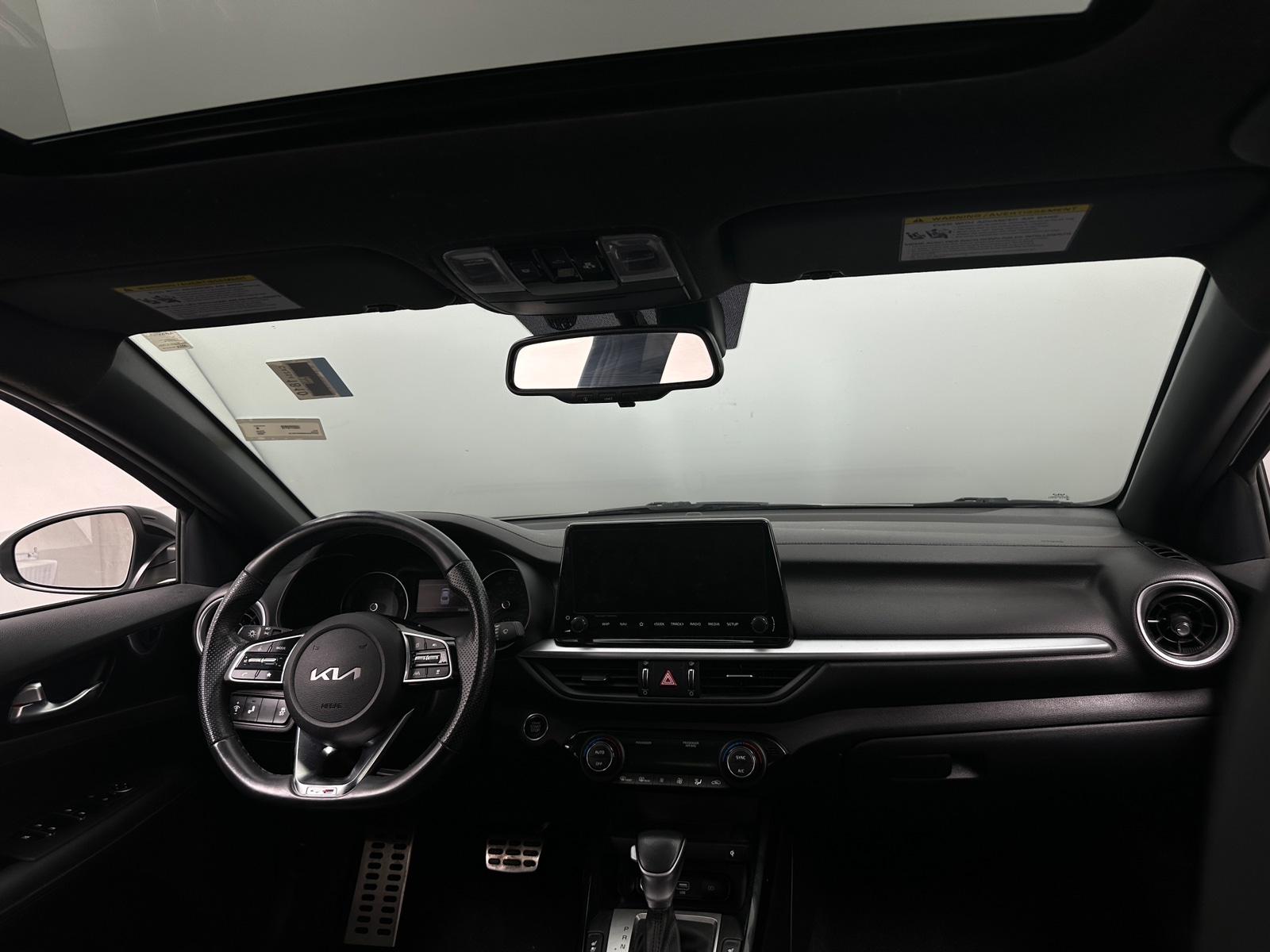 Thumbnail: 2022 Kia Forte - 3
