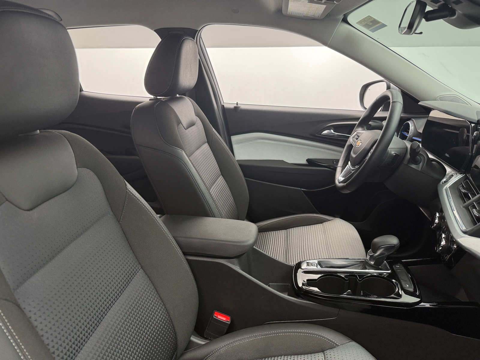 Thumbnail: 2024 Chevrolet Trax - 2