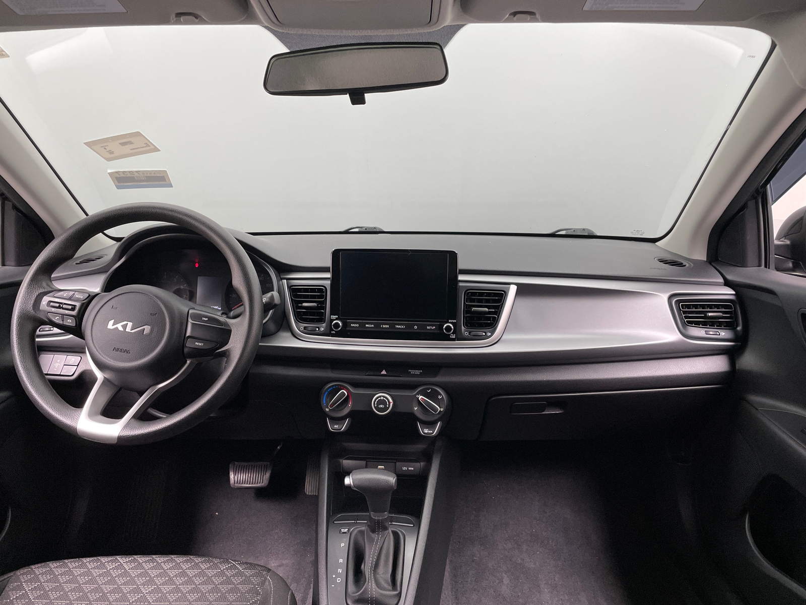 Thumbnail: 2023 Kia Rio - 3