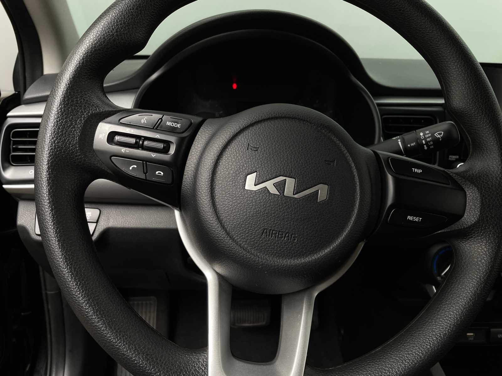 Thumbnail: 2023 Kia Rio - 5