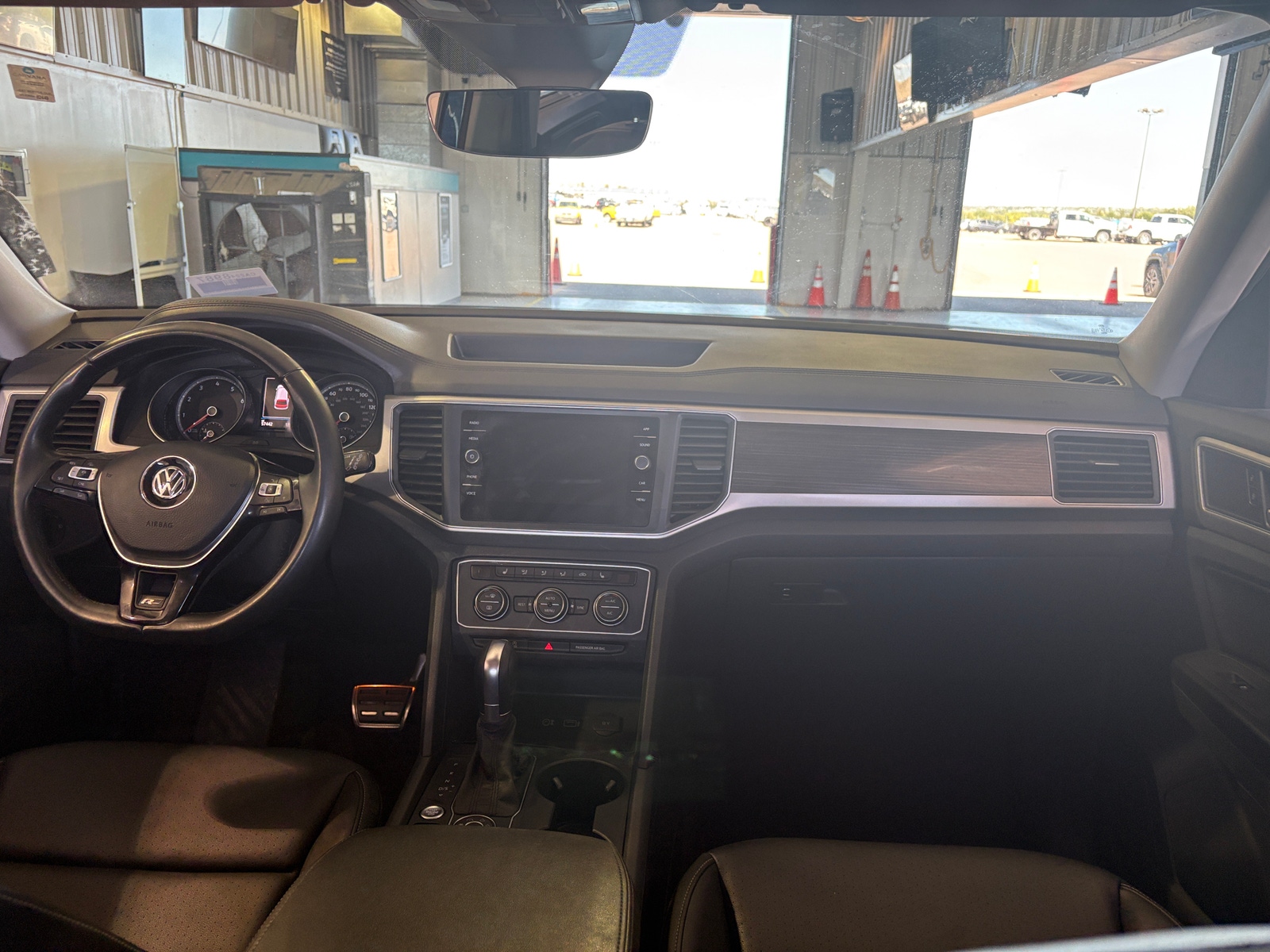 Thumbnail: 2018 Volkswagen Atlas - 2