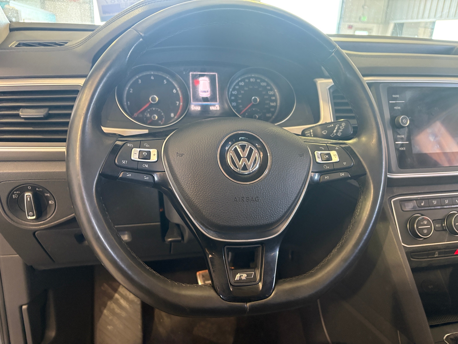 Thumbnail: 2018 Volkswagen Atlas - 4