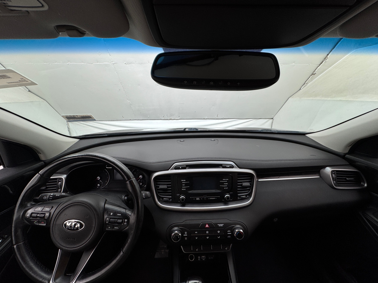 Thumbnail: 2016 Kia Sorento - 3