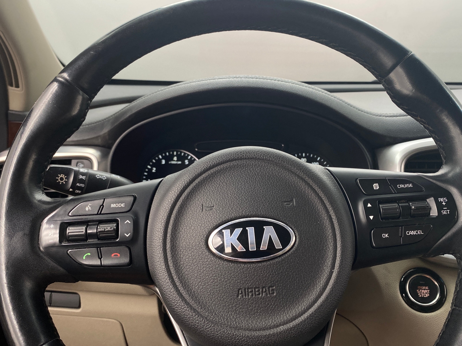 Thumbnail: 2017 Kia Sorento - 4