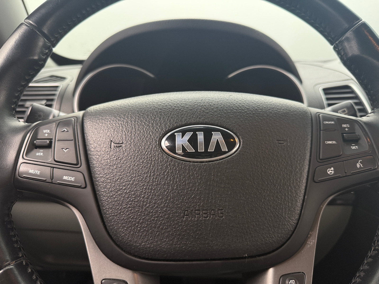 Thumbnail: 2015 Kia Sorento - 4