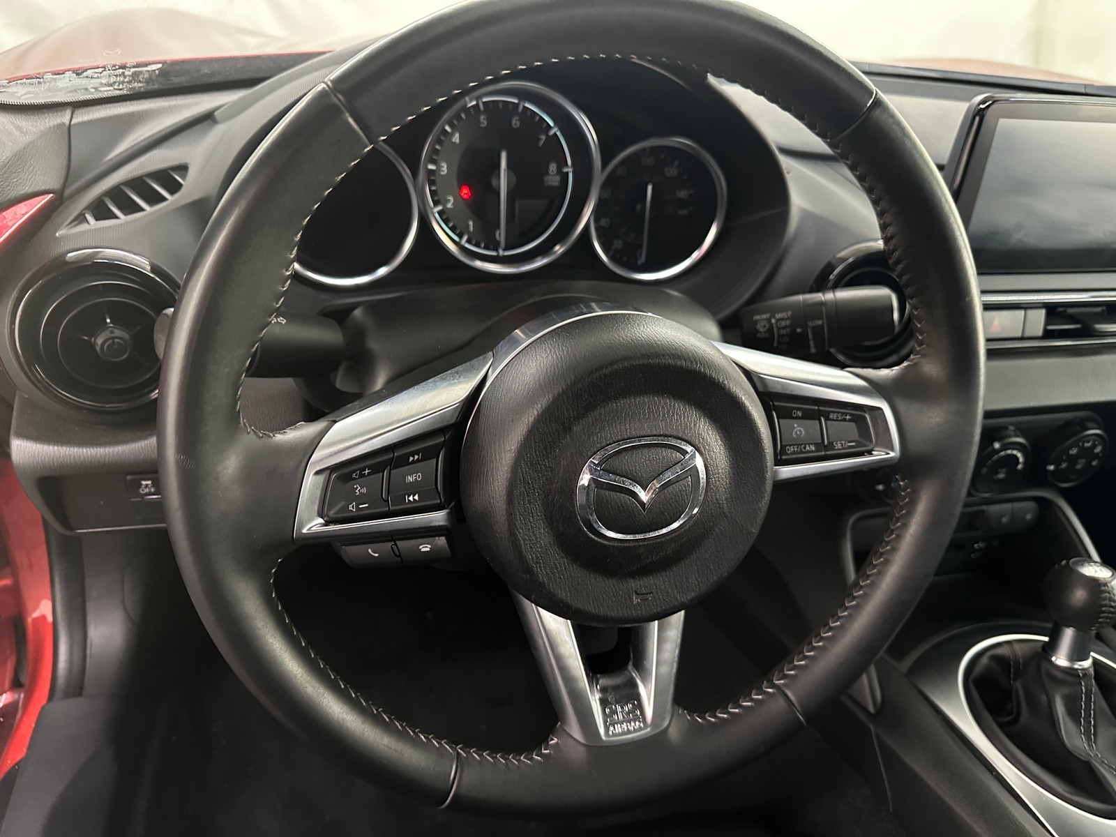 Thumbnail: 2021 Mazda MX-5 Miata - 4