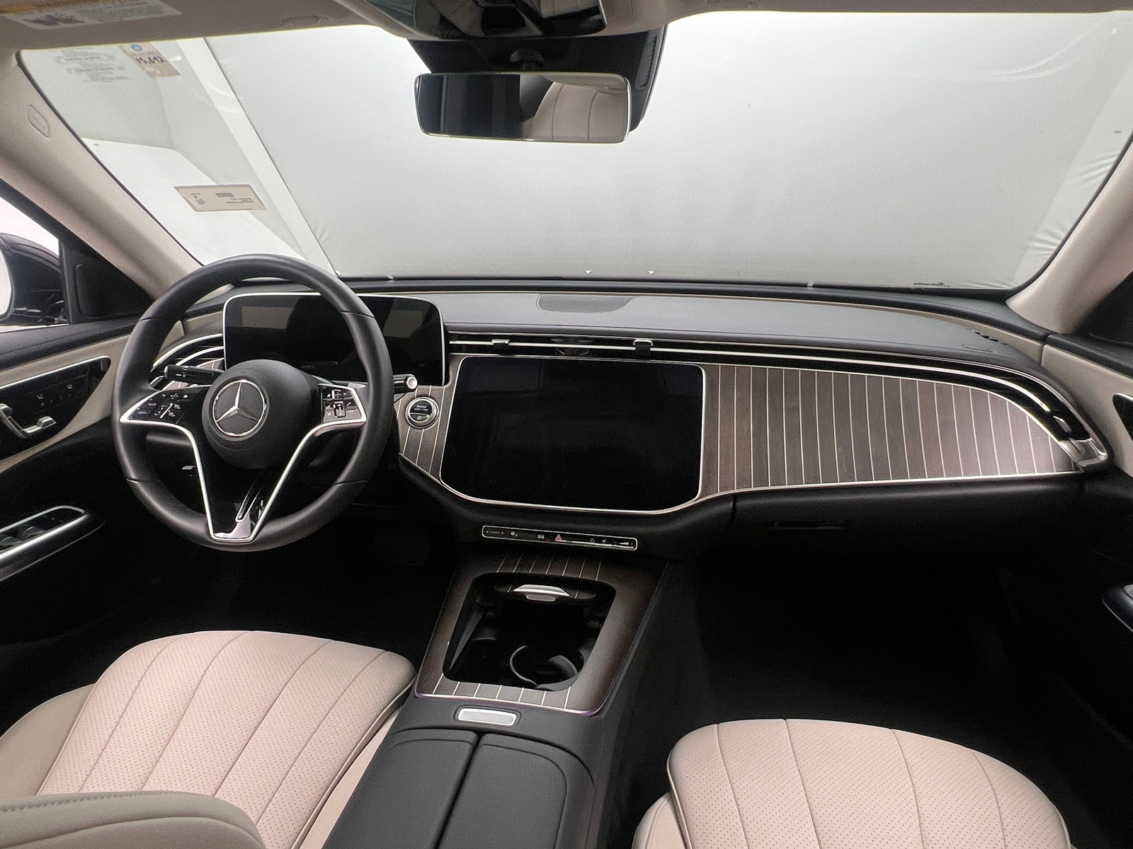 Thumbnail: 2025 Mercedes-Benz E-Class - 2