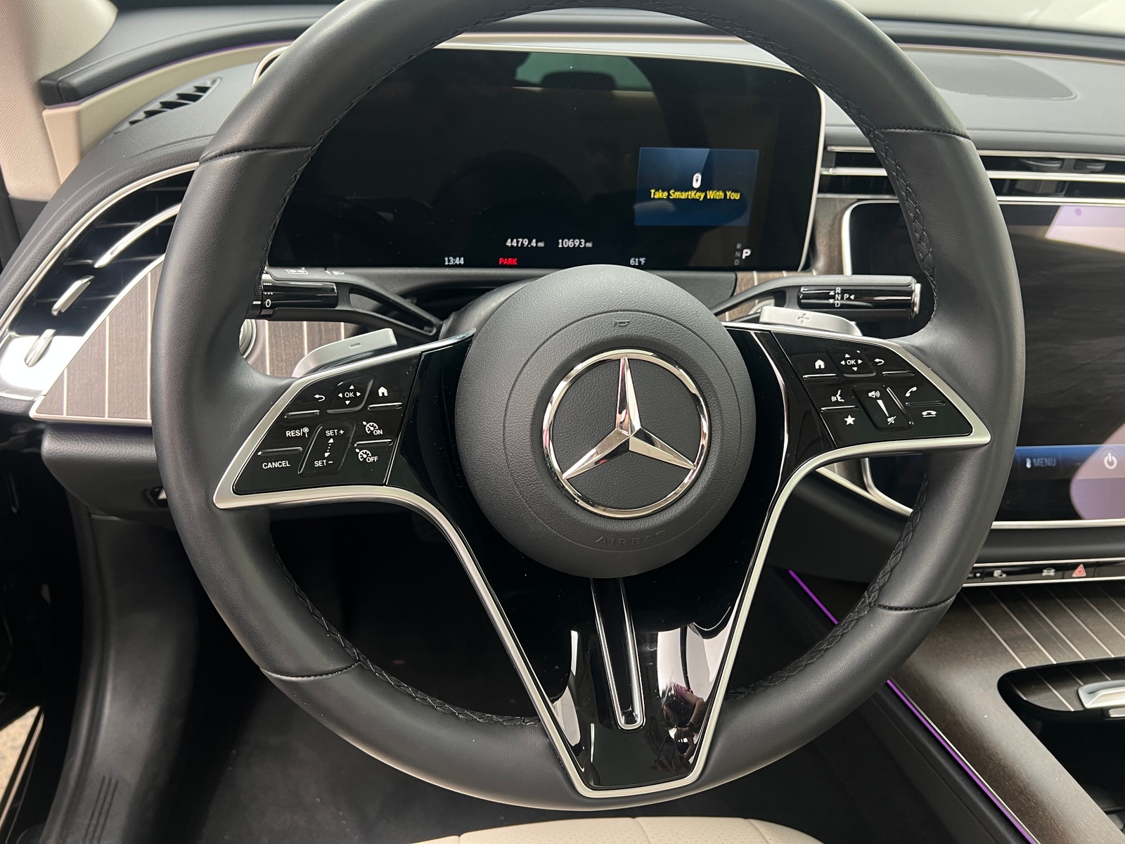 Thumbnail: 2025 Mercedes-Benz E-Class - 4