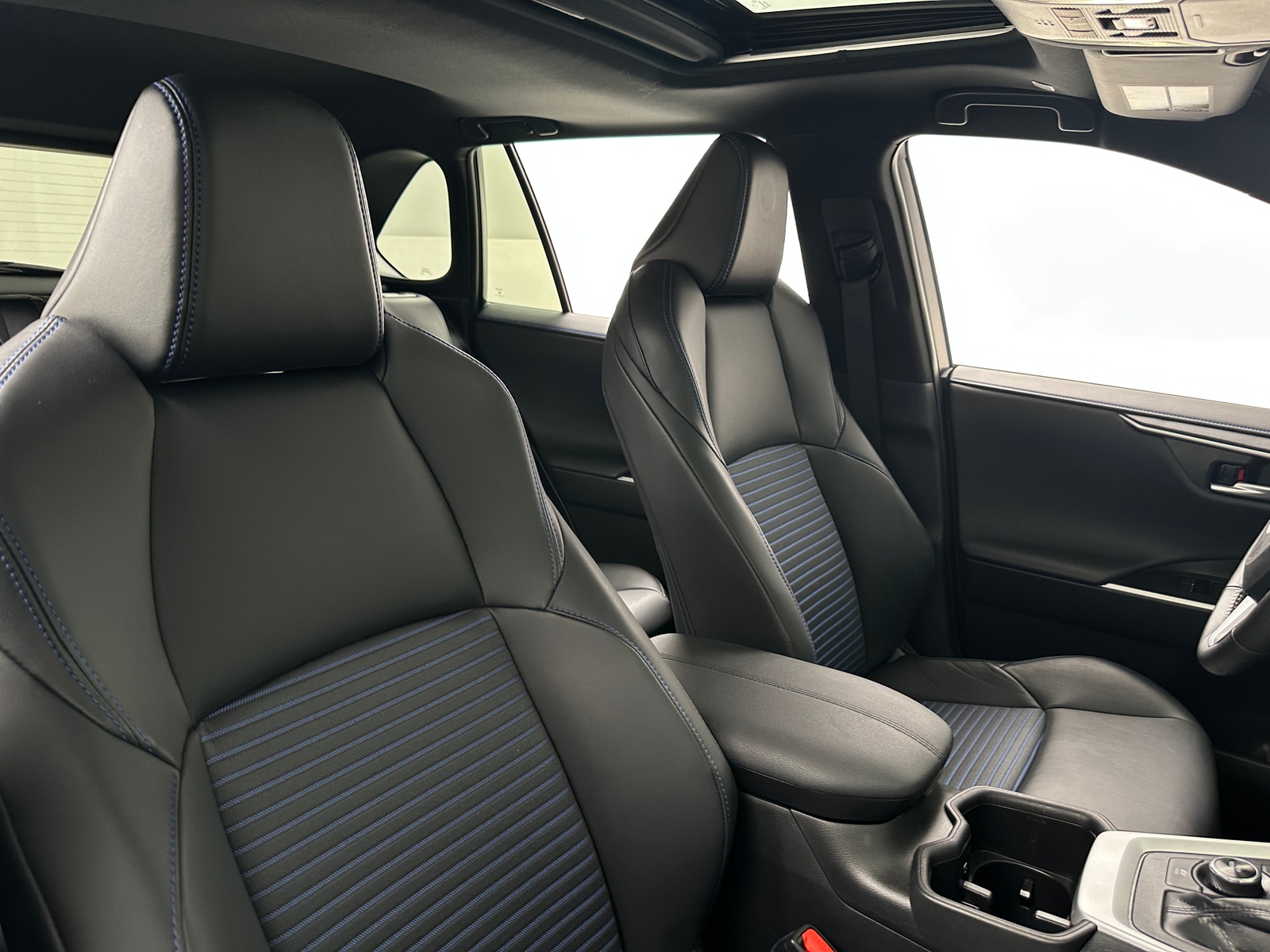 Thumbnail: 2024 Toyota RAV4 - 2
