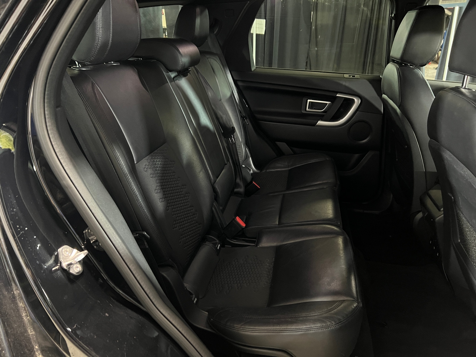 Thumbnail: 2018 Land Rover Discovery Sport - 5