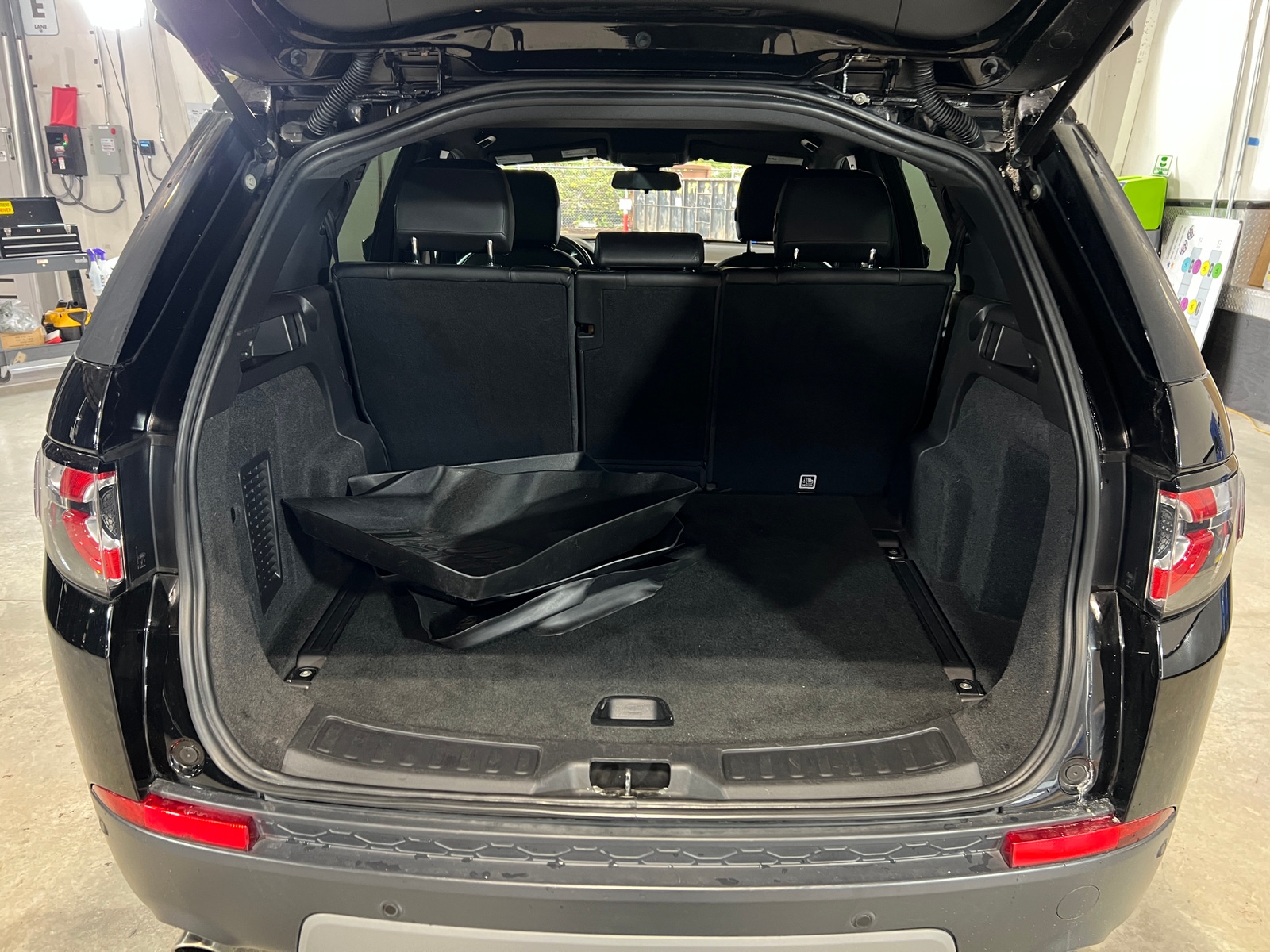 Thumbnail: 2018 Land Rover Discovery Sport - 6