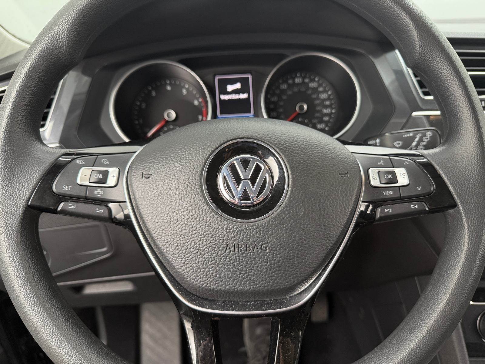 Thumbnail: 2020 Volkswagen Tiguan - 5