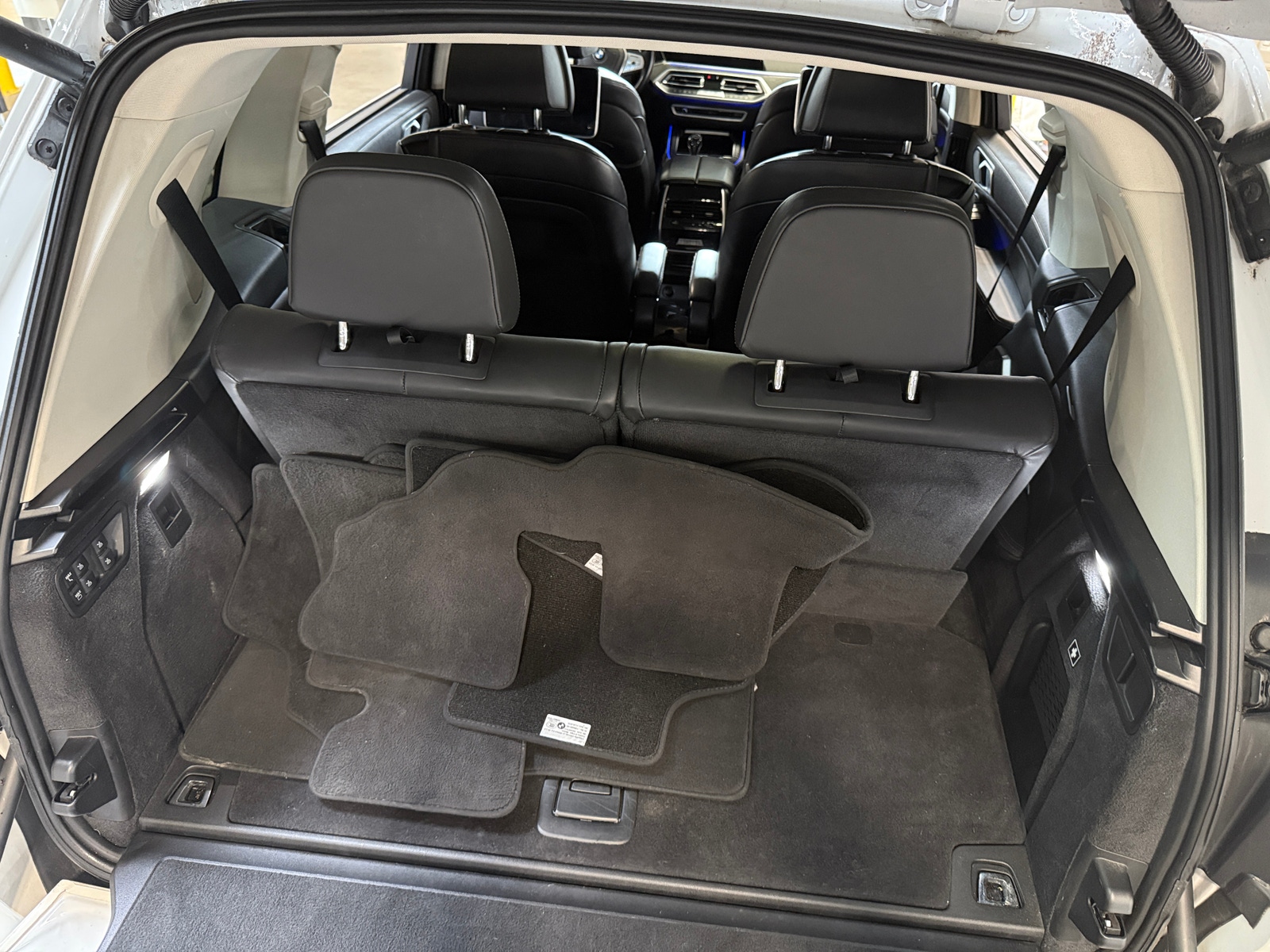 Thumbnail: 2019 BMW X7 - 6