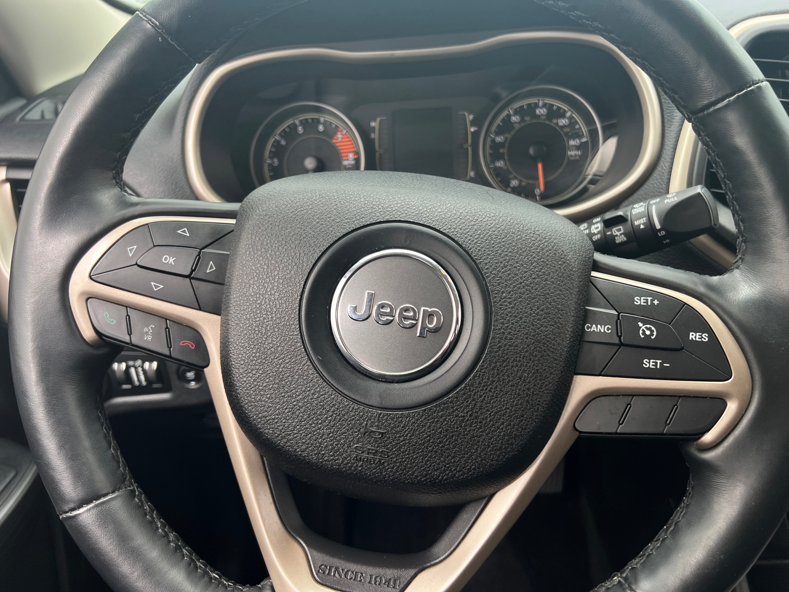 Thumbnail: 2016 Jeep Cherokee - 5