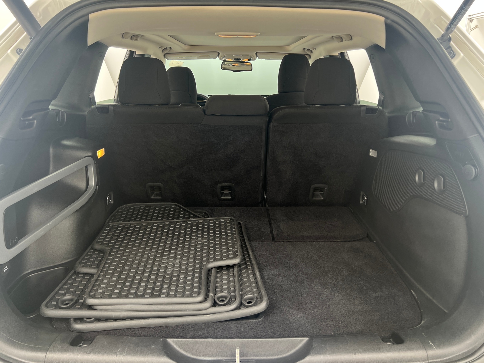 Thumbnail: 2016 Jeep Cherokee - 7