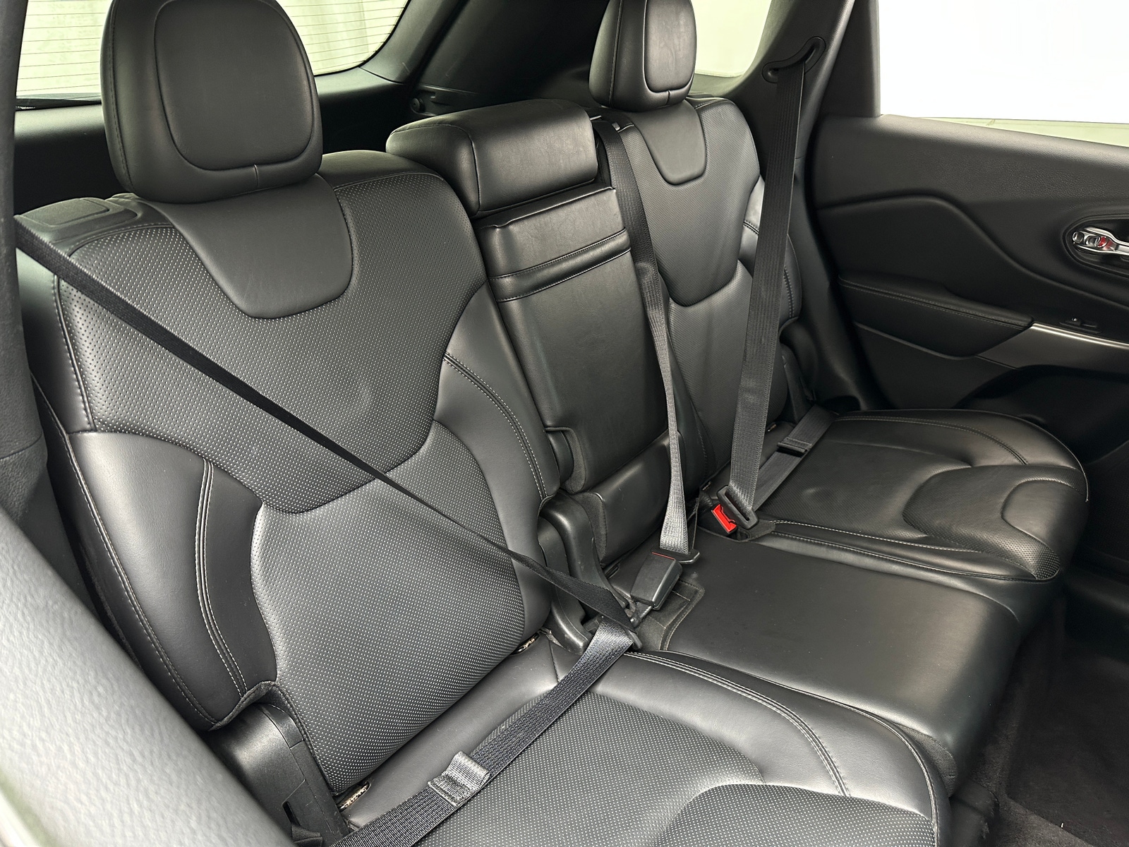 Thumbnail: 2019 Jeep Cherokee - 5