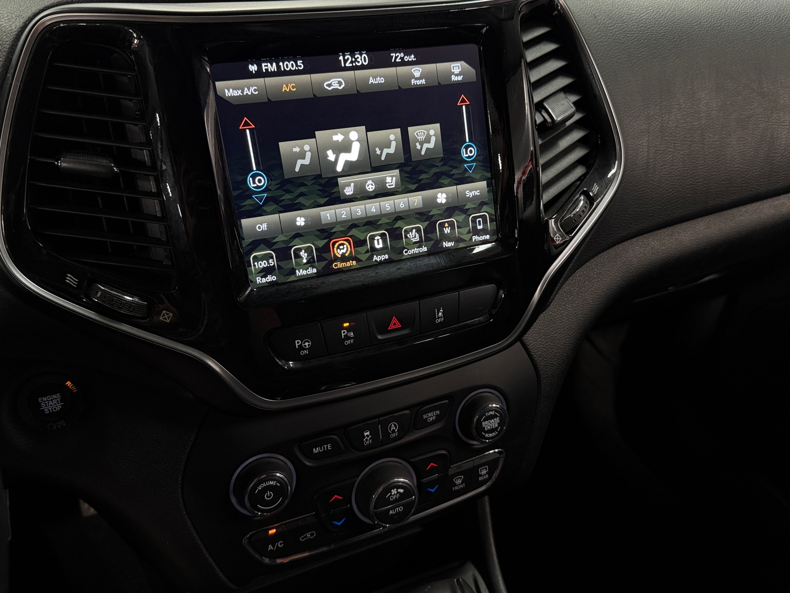 Thumbnail: 2019 Jeep Cherokee - 3