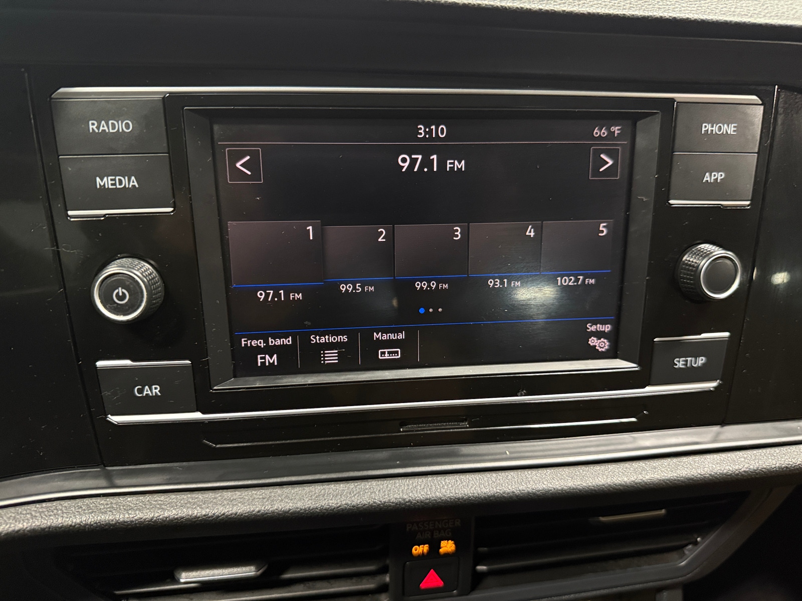 Thumbnail: 2019 Volkswagen Jetta - 3