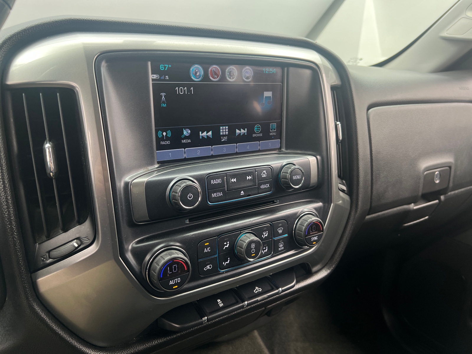 Thumbnail: 2017 Chevrolet Silverado 1500 - 4