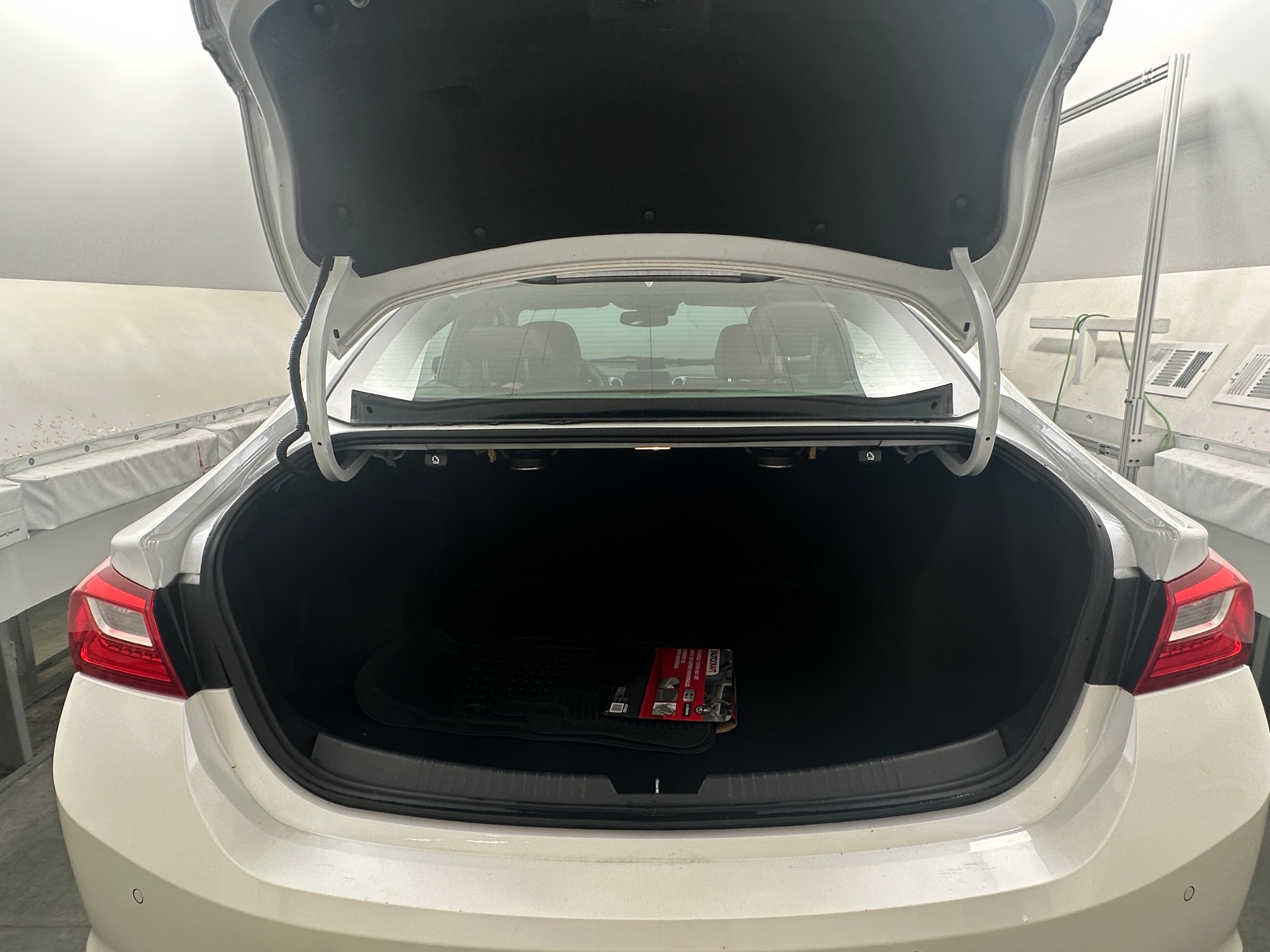 Thumbnail: 2016 Chevrolet Malibu - 6