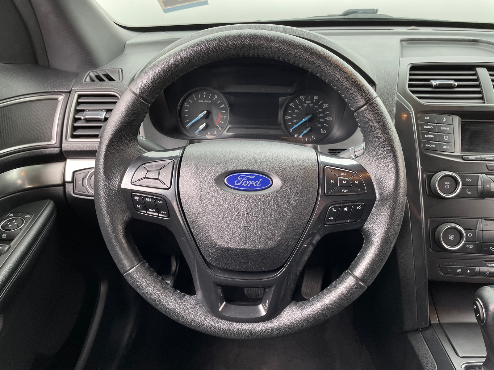 Thumbnail: 2019 Ford Explorer - 5
