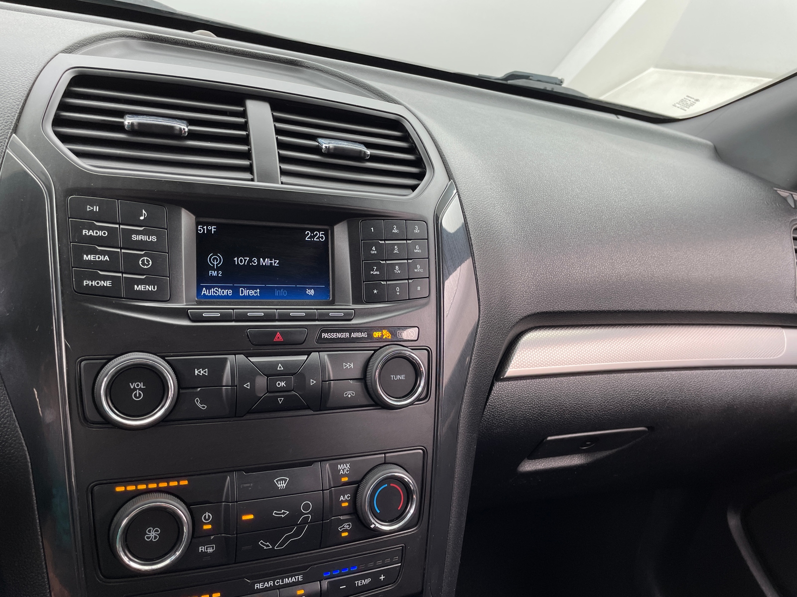 Thumbnail: 2019 Ford Explorer - 4