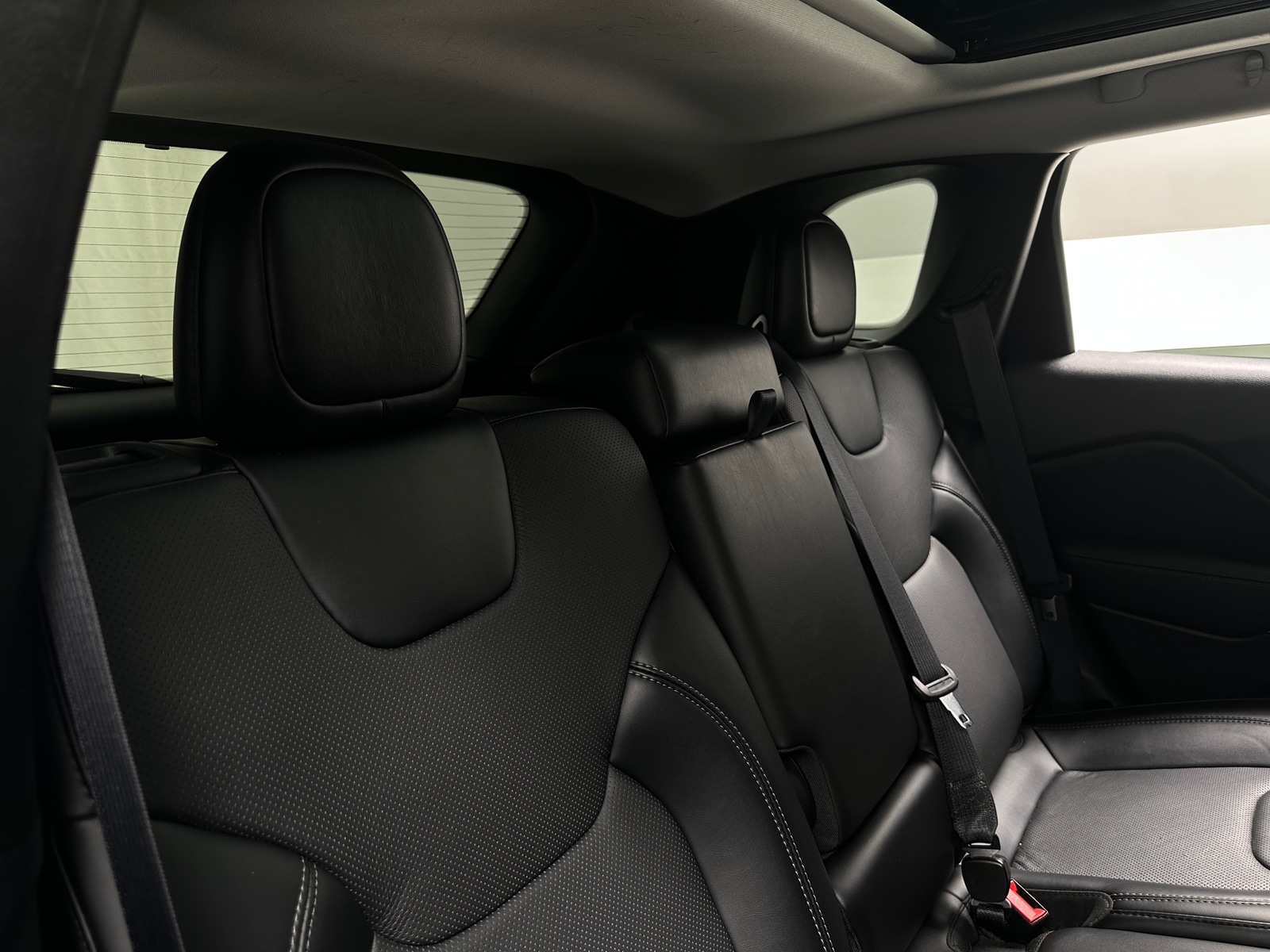 Thumbnail: 2022 Jeep Cherokee - 5